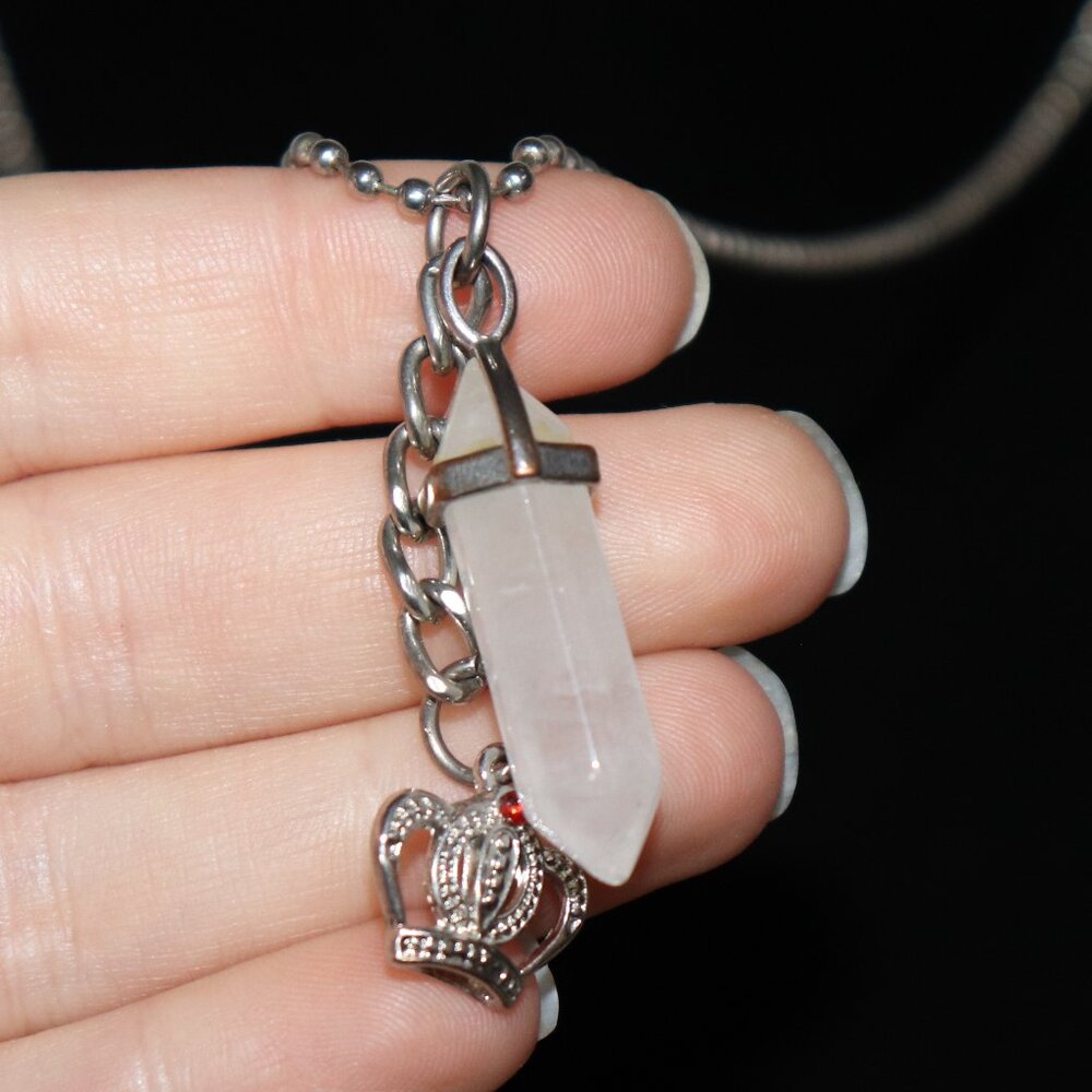 Beautiful silver, crystal and crown charm necklace 25"